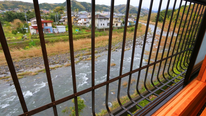 【素泊り】源泉をたたえた一枚岩くりぬき風呂で体の芯までぽっかぽか♪田園風景に癒されて・・・